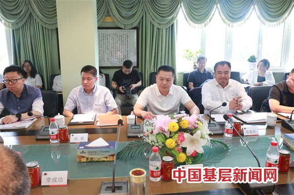 華春藥業(yè)與全國省級總經(jīng)銷商簽署合作協(xié)議 華春藥業(yè)與全國省級總經(jīng)銷商簽署合作協(xié)議