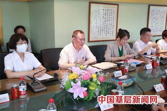 華春藥業(yè)與全國省級總經(jīng)銷商簽署合作協(xié)議 華春藥業(yè)與全國省級總經(jīng)銷商簽署合作協(xié)議